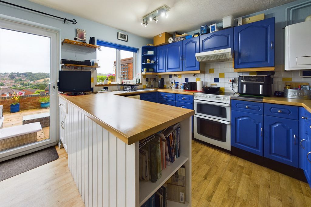 Property photo 3 of 20