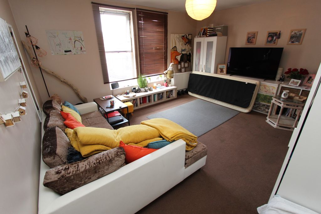 Property photo 1 of 6