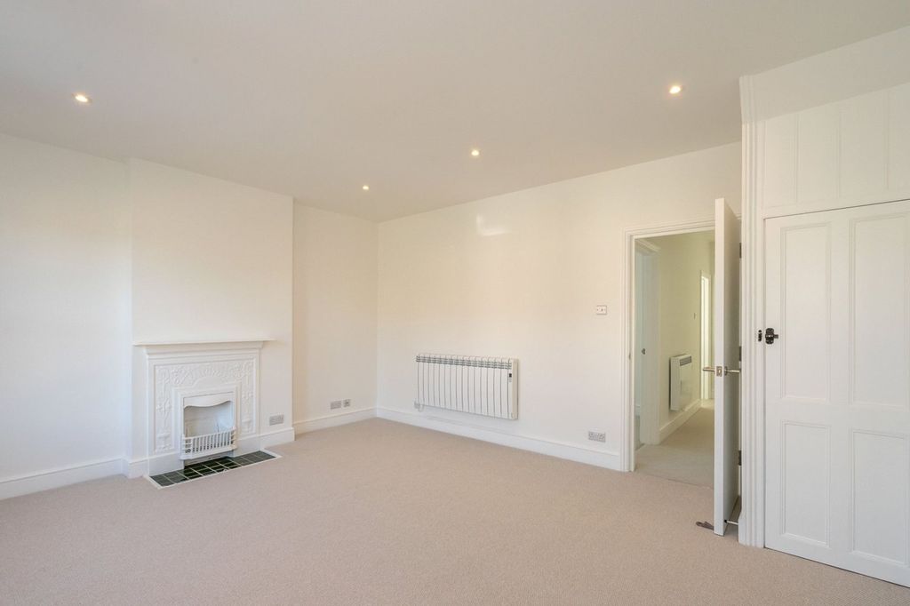 Property photo 3 of 17 Picture No. 08