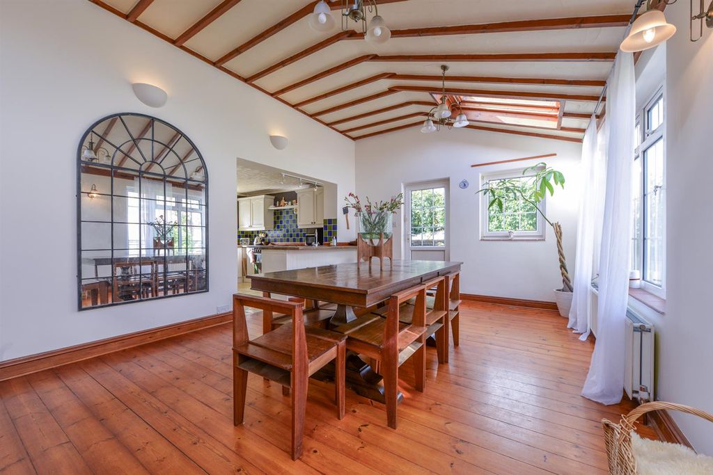 Property photo 2 of 19 Crispin Cottage13.Jpg