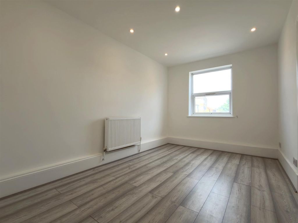Property photo 2 of 9 11.Jpg