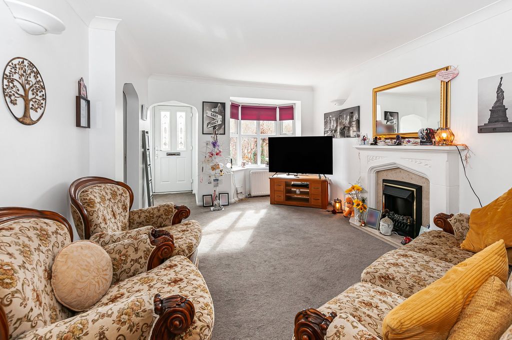 Property photo 2 of 19