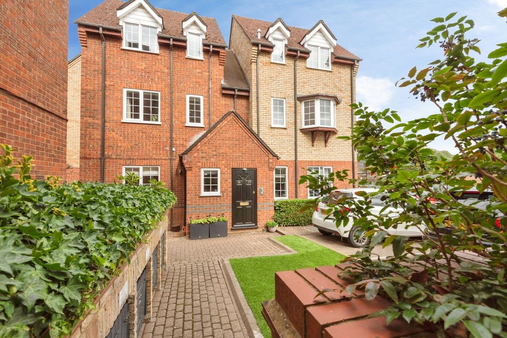 Property photo 1 of 16 Pbox-Img.Jpg