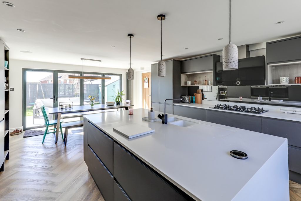 Property photo 3 of 25 5005995