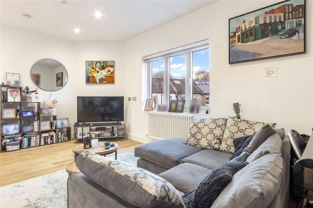 Property photo 3 of 20 Picture No. 17