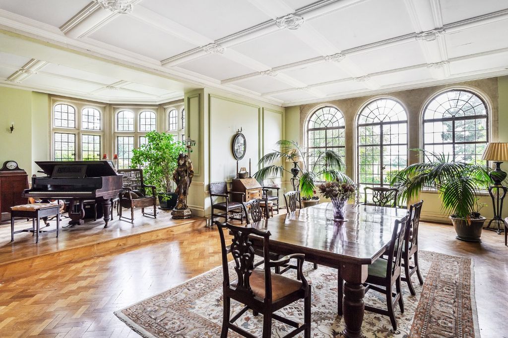 Property photo 3 of 33 Dining Room