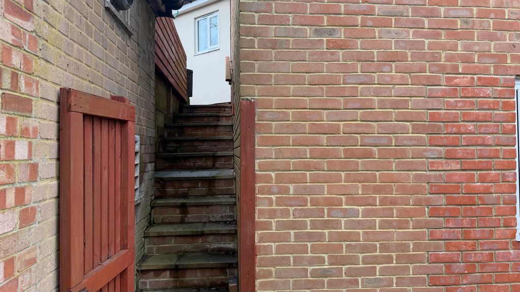 Property photo 3 of 24