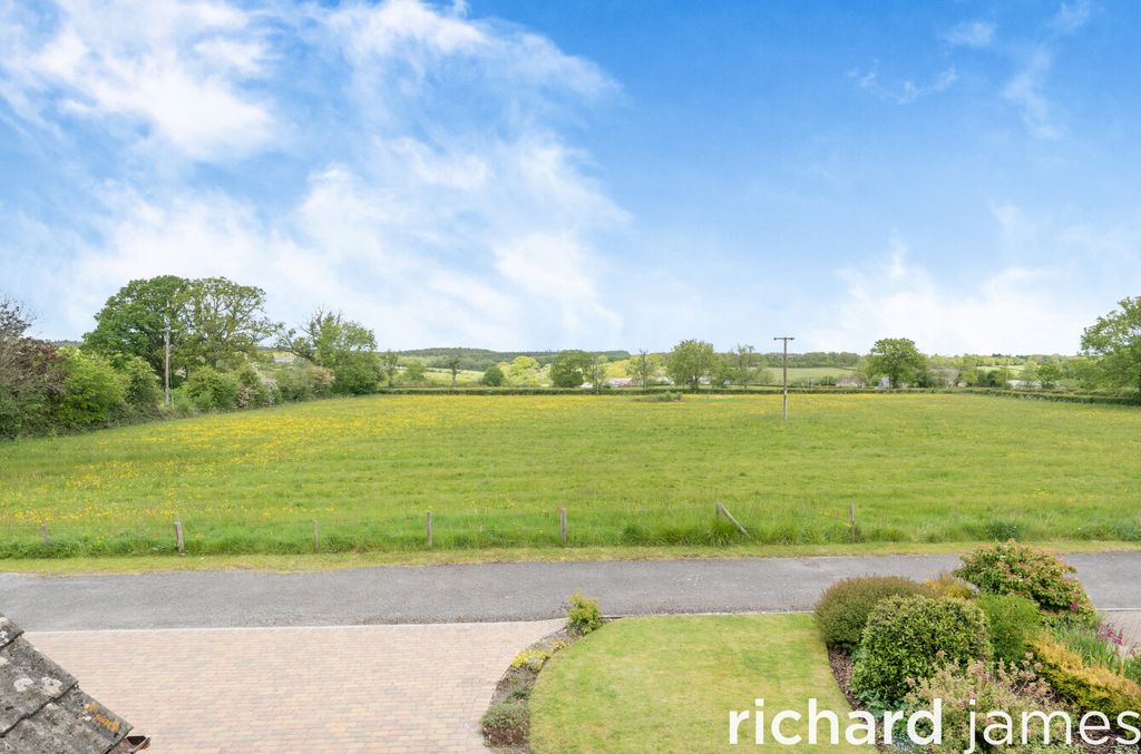 Property photo 2 of 23 3700F0d09ce94B479760Af2643Aca694