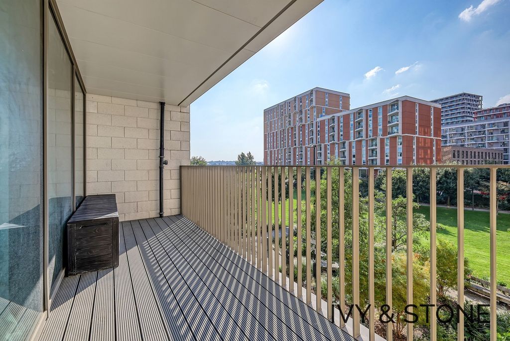 Property photo 2 of 17 4145251