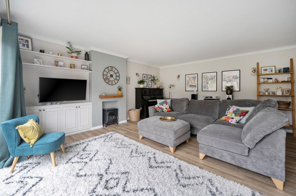 Property photo 2 of 23 1411228-25-698c47...