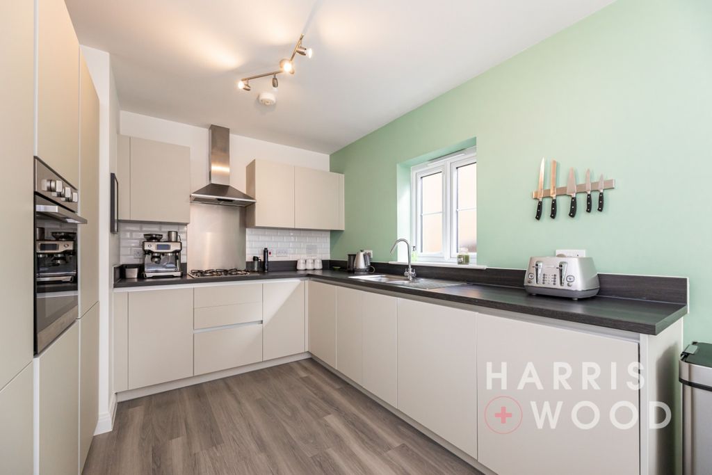 Property photo 2 of 37 4447032