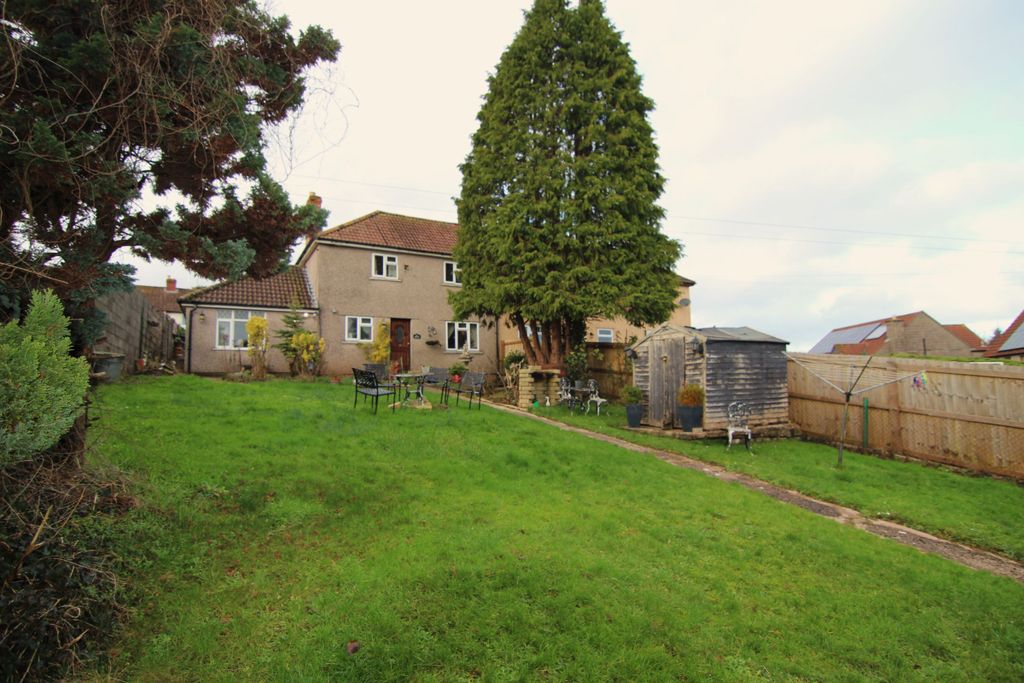 Property photo 2 of 11