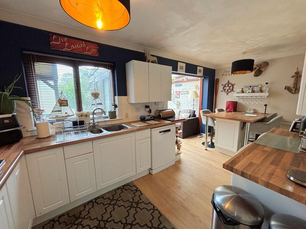 Property photo 2 of 22 Kitchen