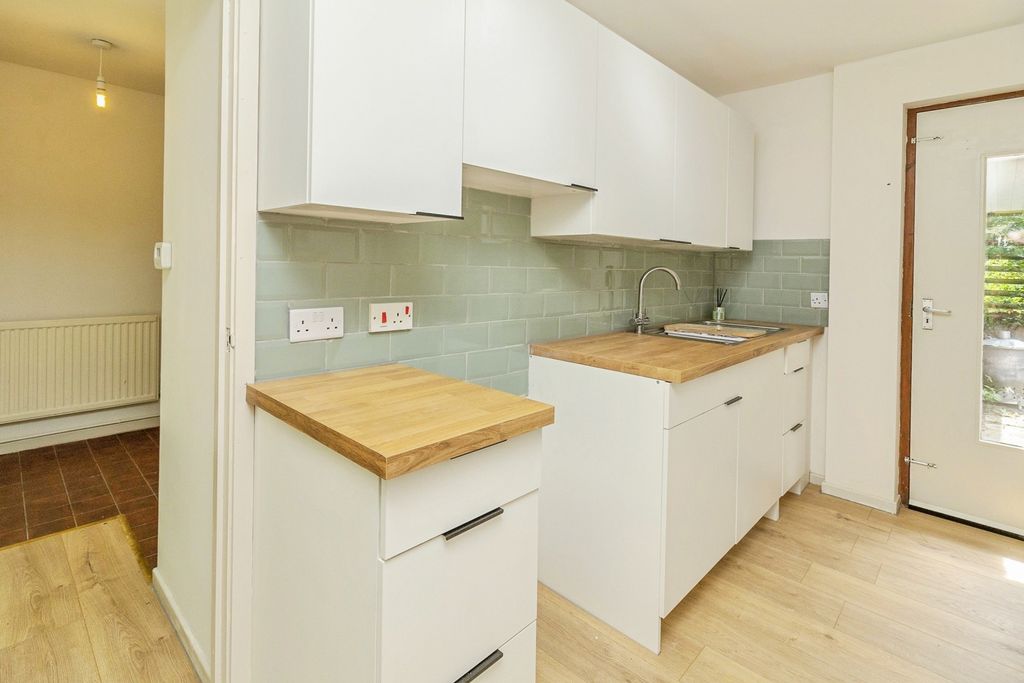 Property photo 3 of 20 Pbox-Img.Jpg