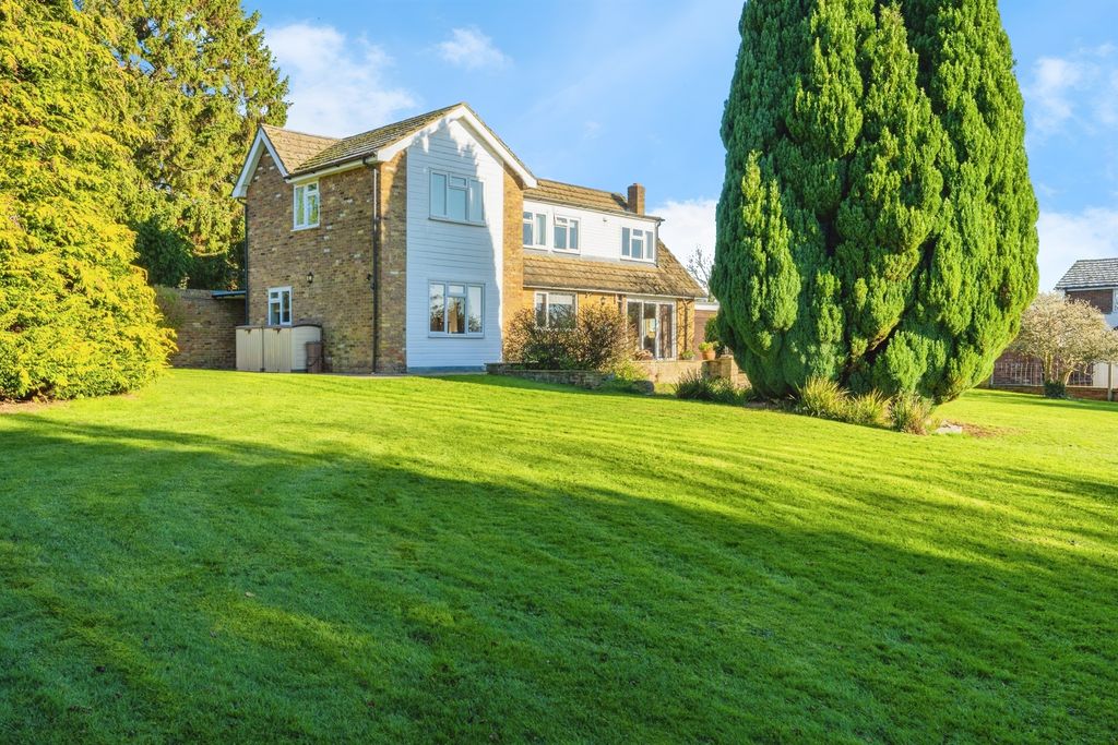 Property photo 1 of 24