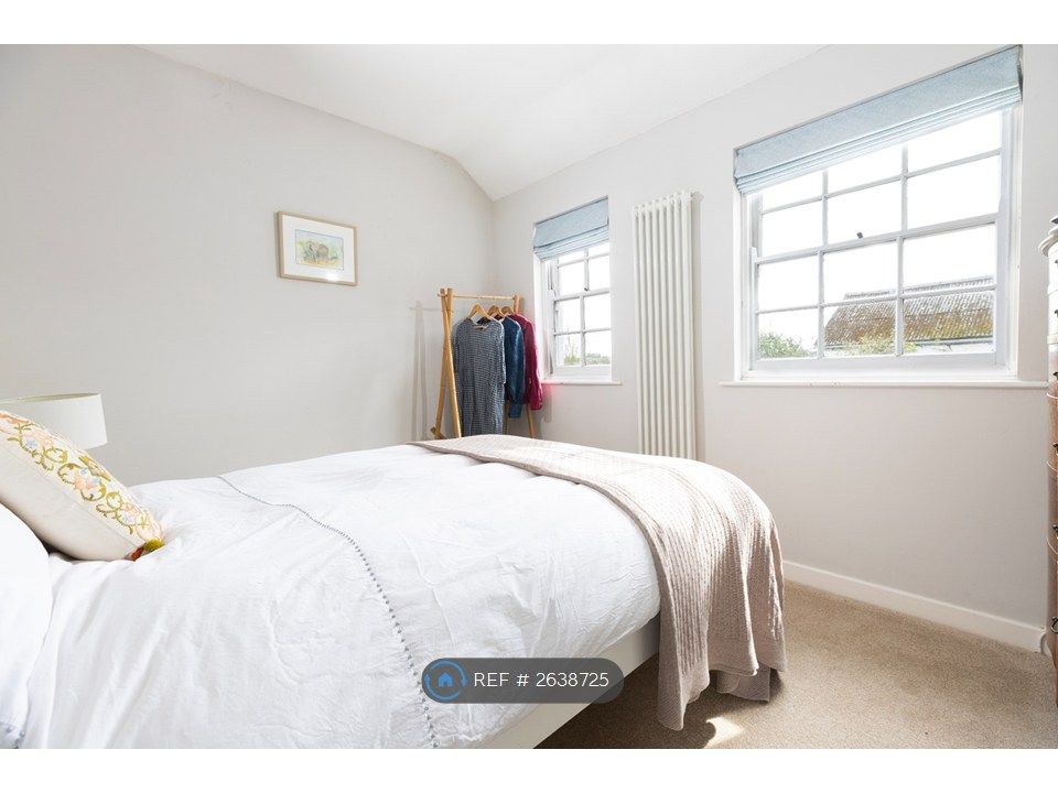 Property photo 2 of 7 Bedroom With Double Bed