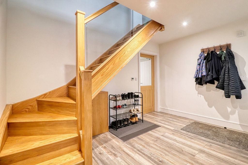 Property photo 2 of 23 Entrance