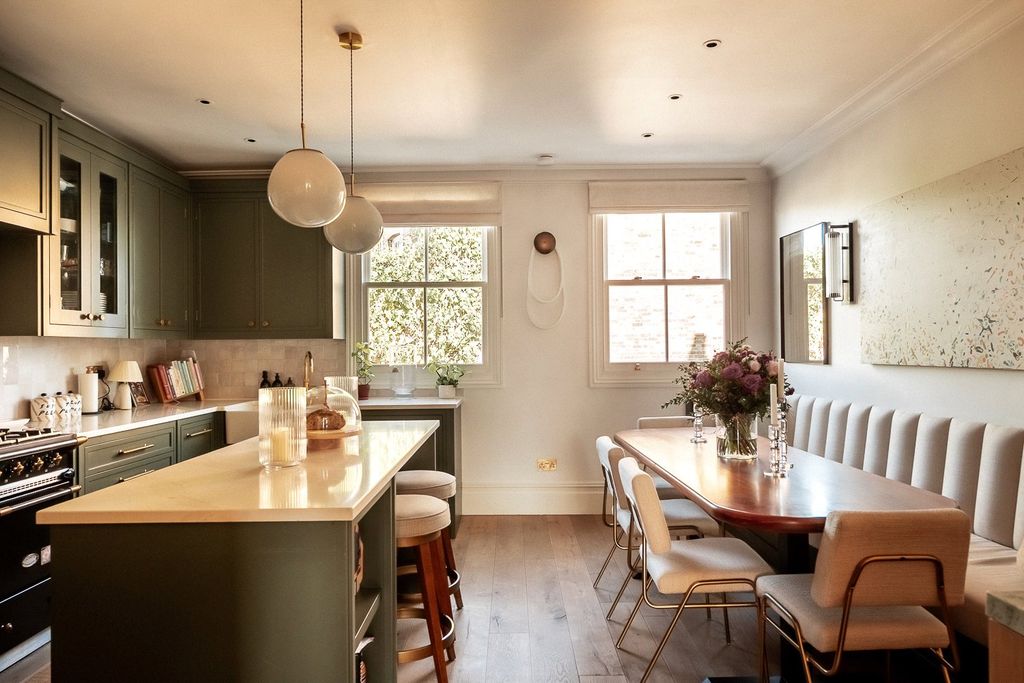 Property photo 3 of 13 Kitchen