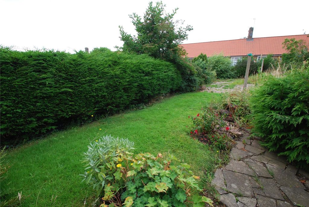 Property photo 3 of 5 Garden