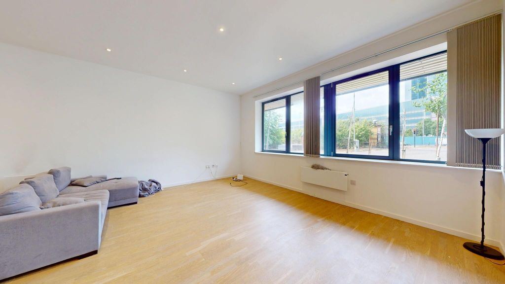 Property photo 1 of 18 Living Room