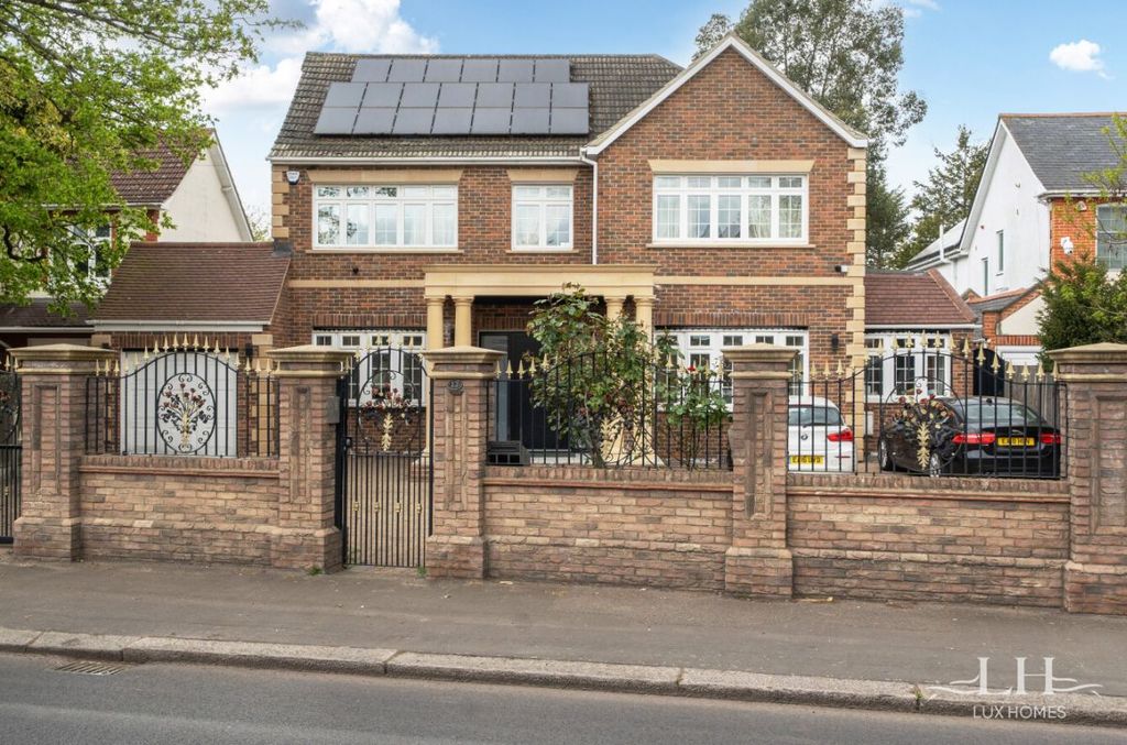 Property photo 1 of 43