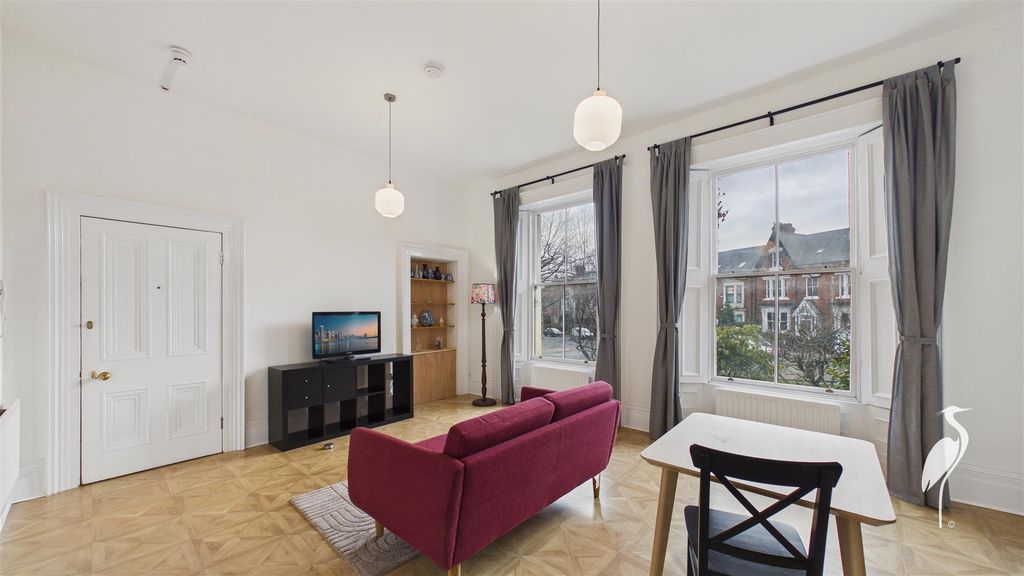 Property photo 3 of 13 Lounge/Diner