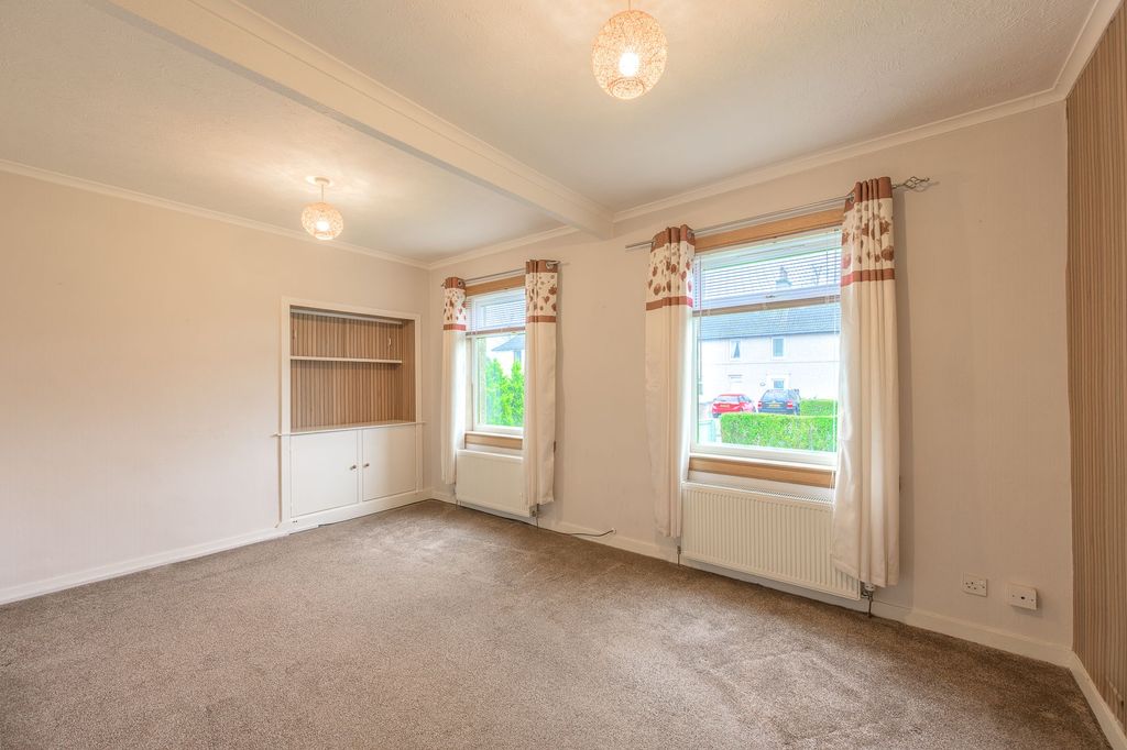 Property photo 3 of 21 Lounge