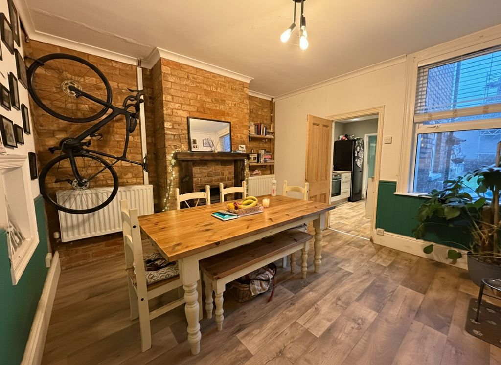 Property photo 3 of 10 Dining Room