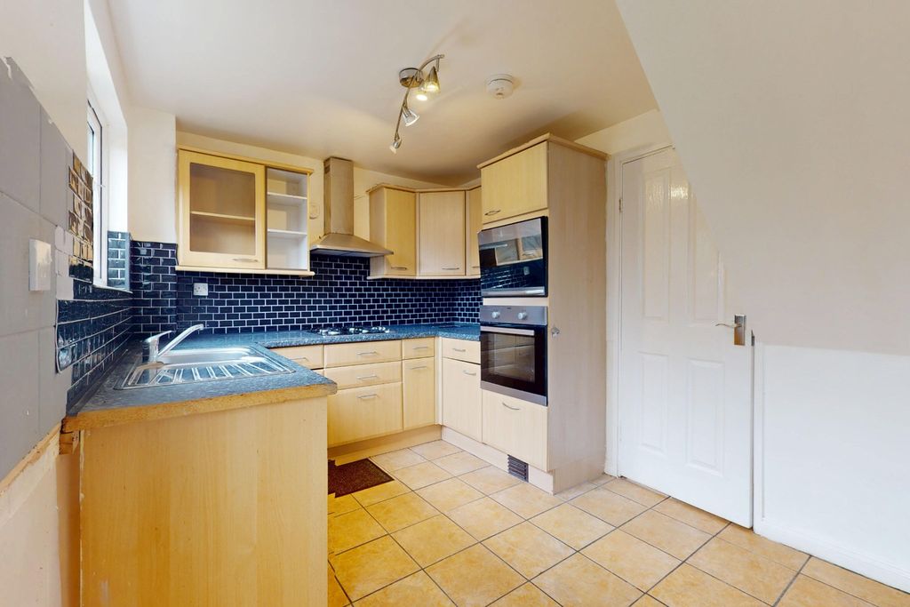 Property photo 2 of 13 4889953