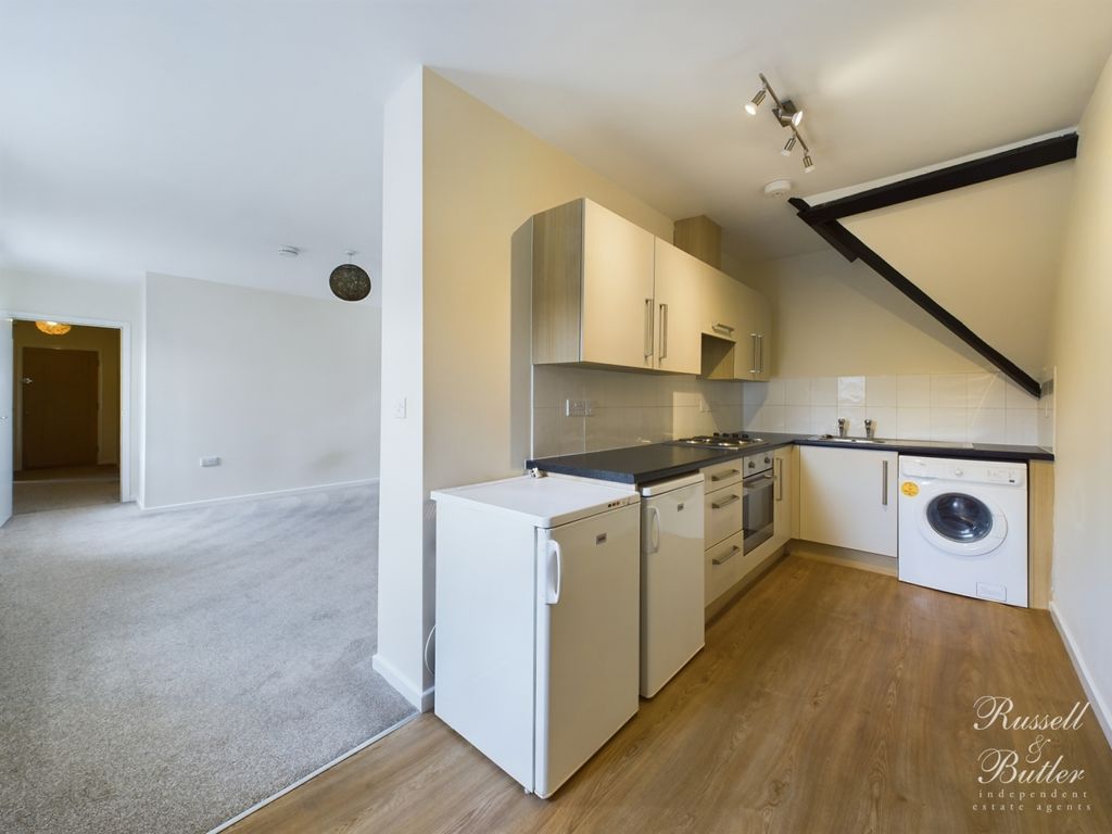 Property photo 3 of 9 Cam02127G0-Pr0018-Still011