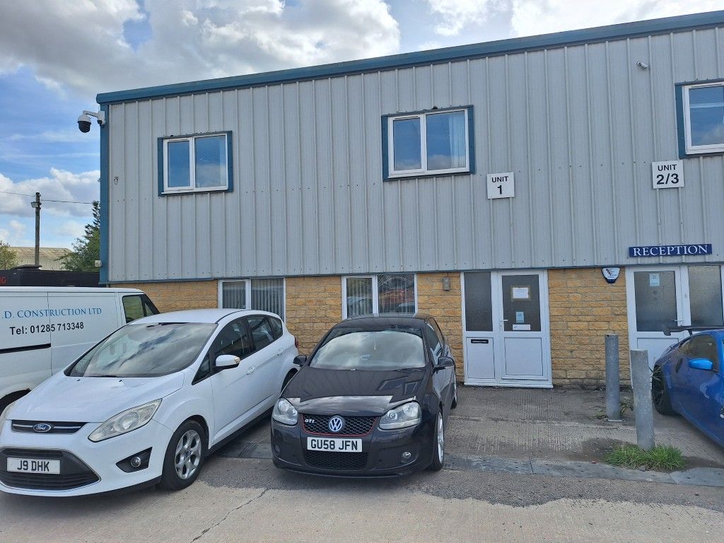 Property photo 1 of 3