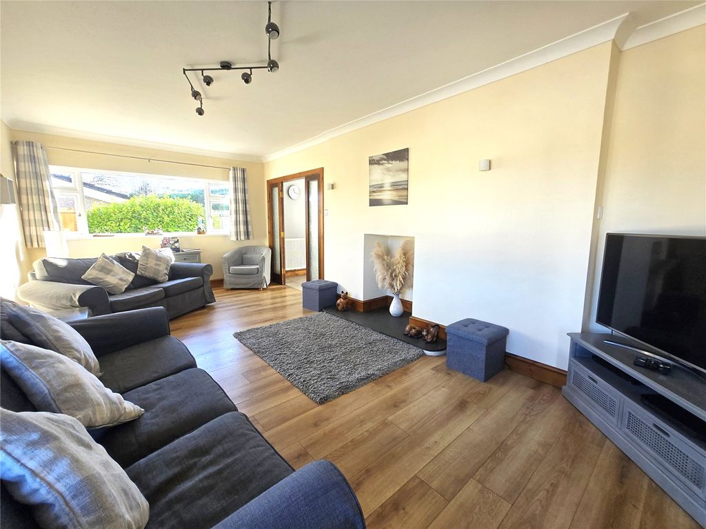 Property photo 2 of 21 Picture No. 43