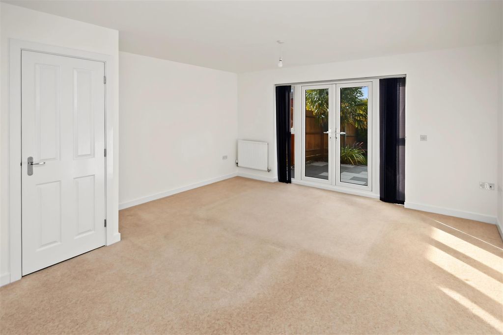Property photo 2 of 8 Img_4207.Jpg