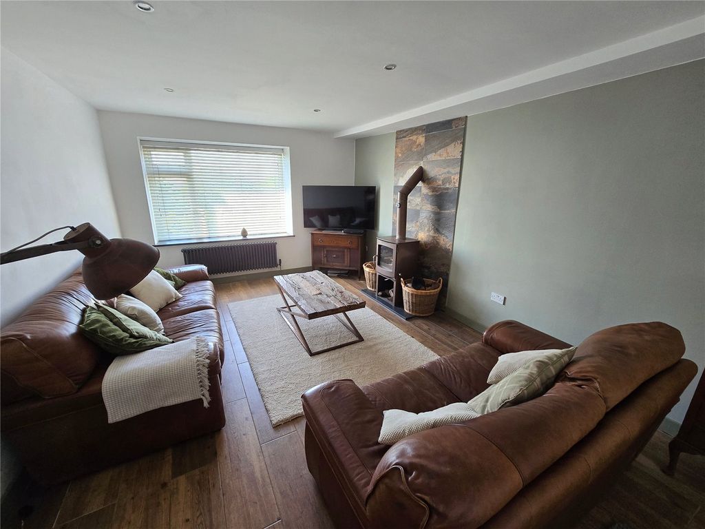Property photo 3 of 39 Picture No. 04