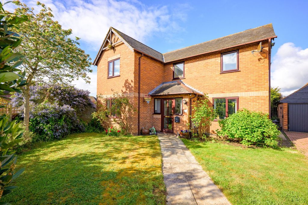 Property photo 1 of 27