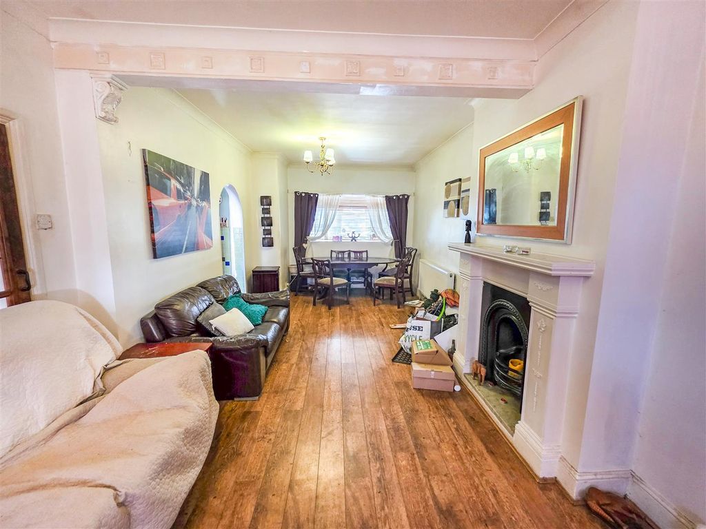 Property photo 2 of 5