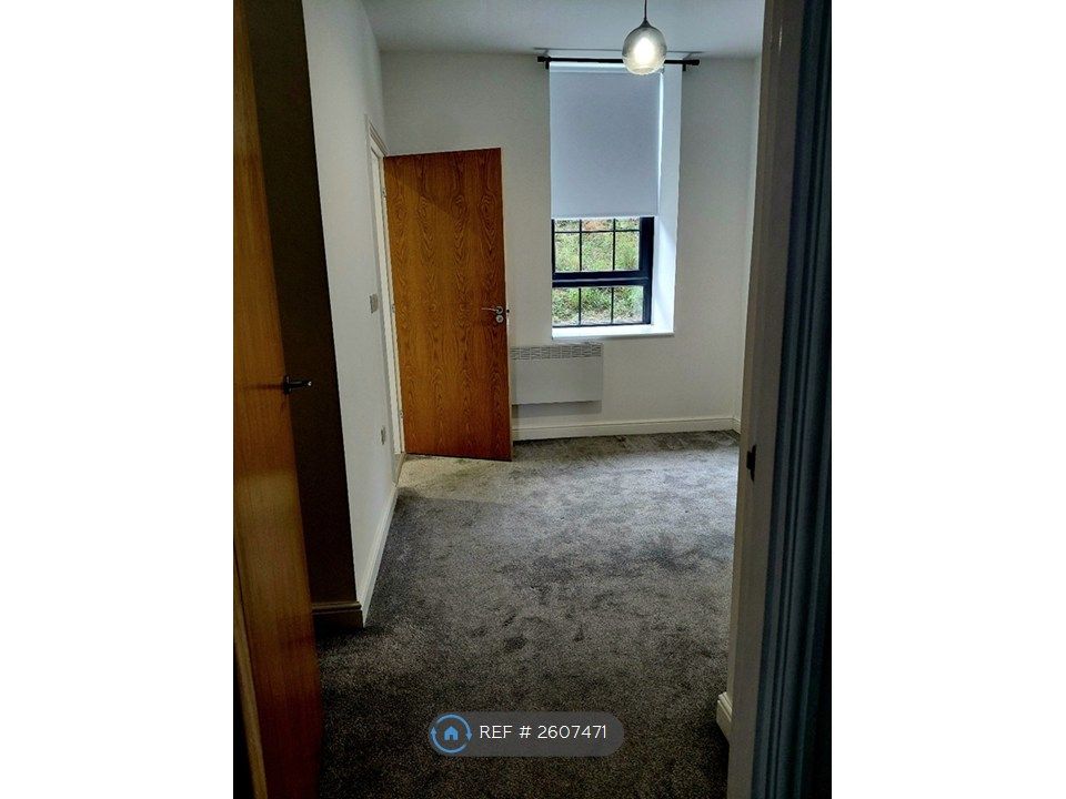 Property photo 3 of 9 Double Bedroom