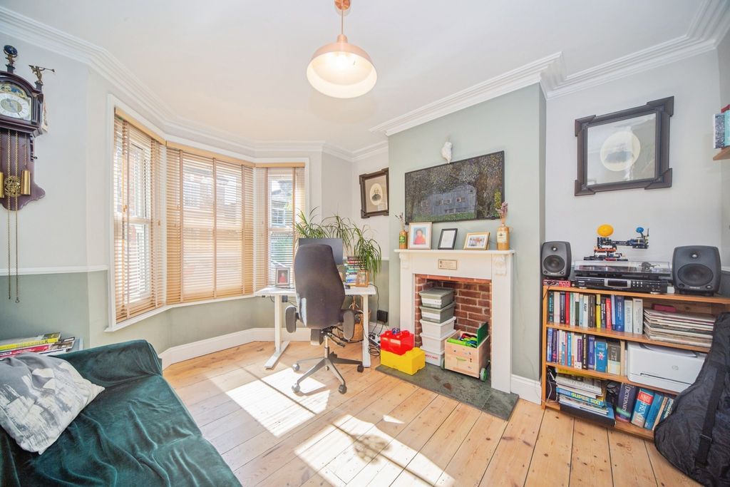 Property photo 2 of 20 Pbox-Img.Jpg