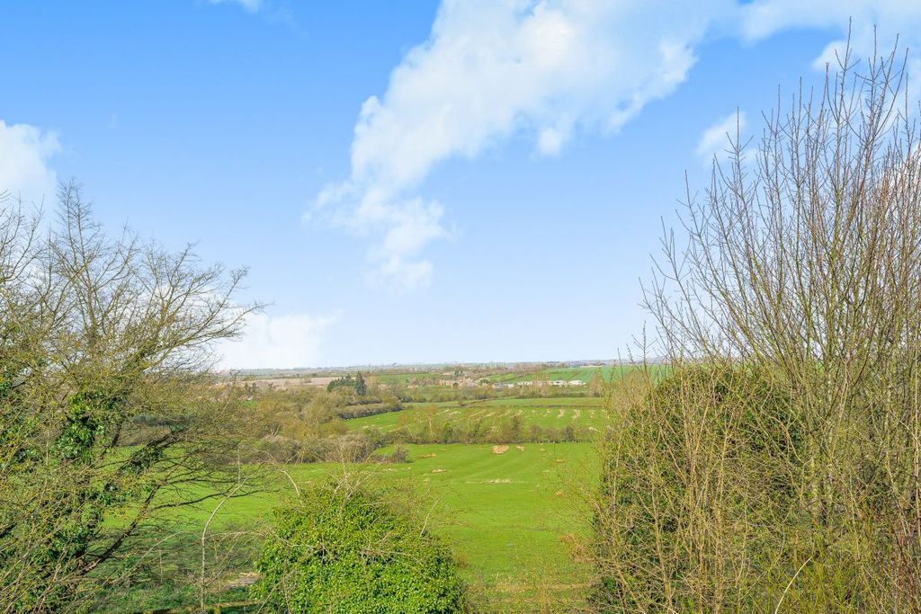 Property photo 3 of 29