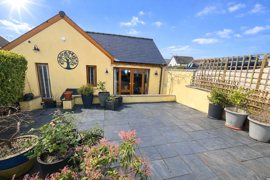 Property photo 3 of 20 Picture No. 12