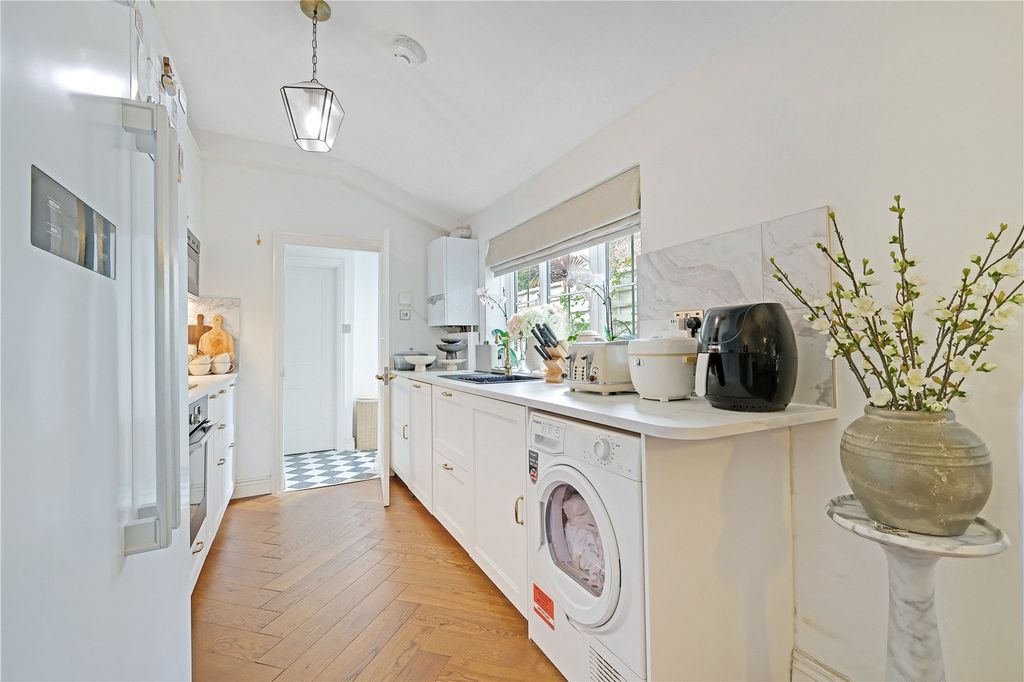 Property photo 3 of 10 Picture No. 05