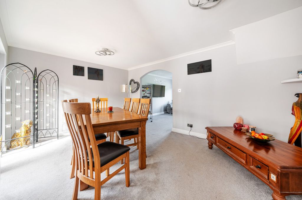 Property photo 3 of 22 1451616-7-69Ef4d1...