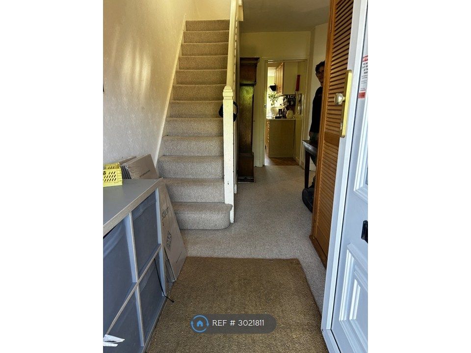 Property photo 2 of 13 Hallway