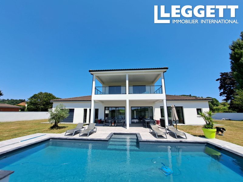 Property photo 3 of 10