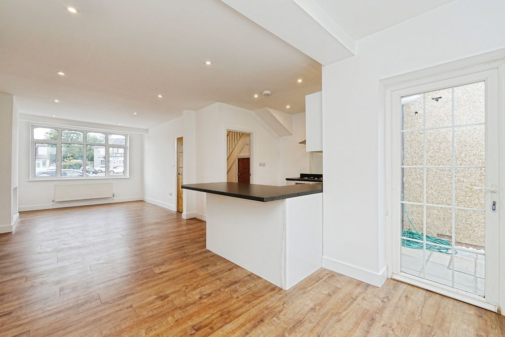 Property photo 1 of 20 Dsc03952