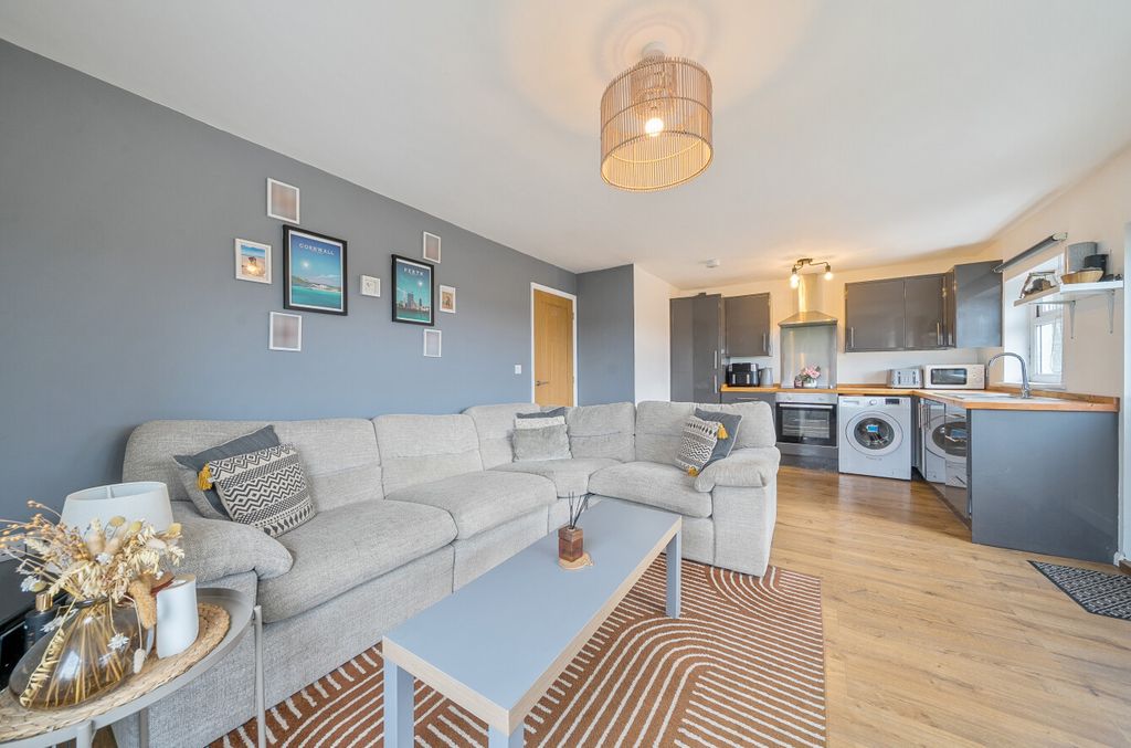 Property photo 2 of 19 1431209-1-69B9878...