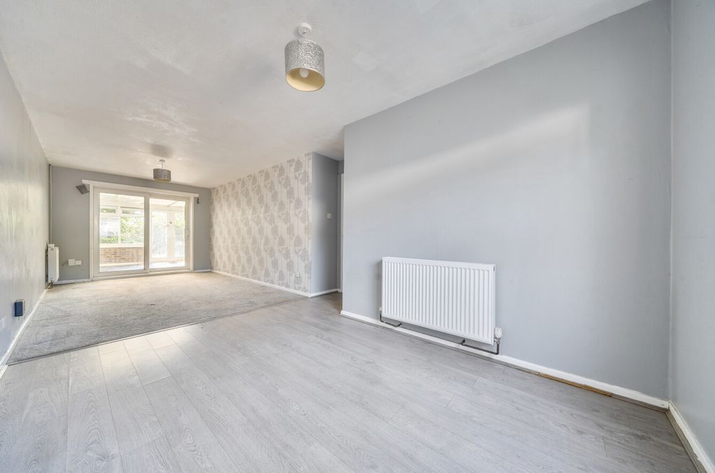 Property photo 2 of 12 1496234-4-6A5E62c...