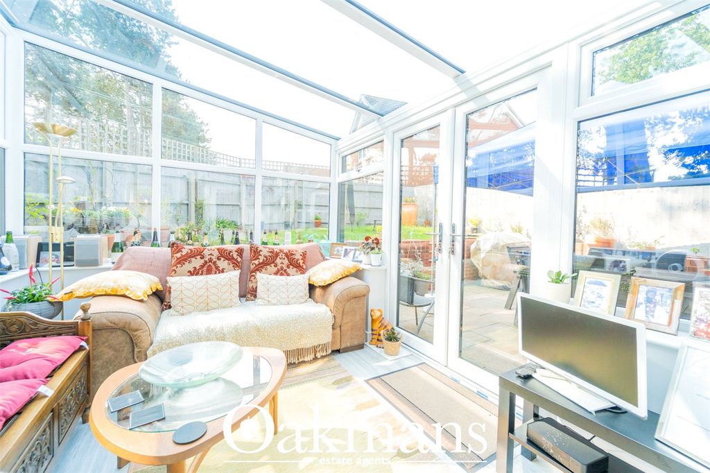 Property photo 2 of 35 Picture No. 21