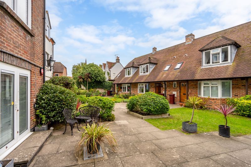 Property photo 1 of 15 Photo 11