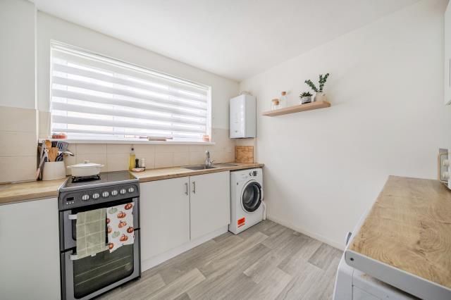 Property photo 3 of 18 Kitchen